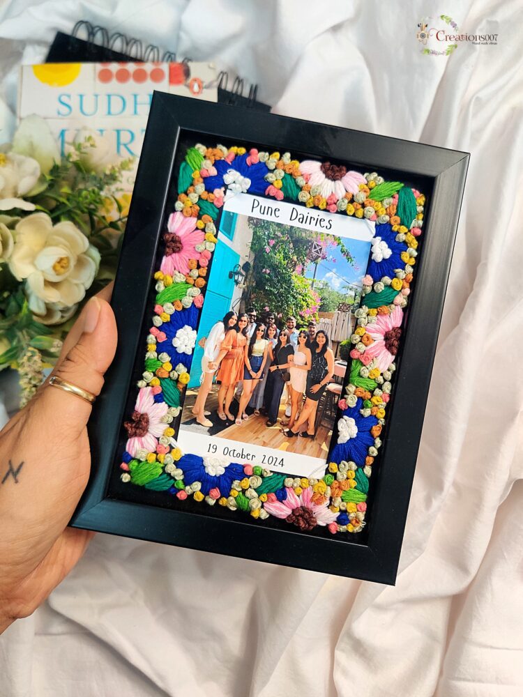 Engraved Embroidery Photo Frame